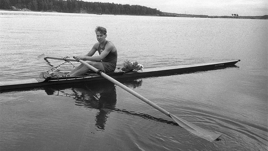 sluzhu-krasivo-akter-gleb-kalyuzhnyj-ushel-iz-voinskoj-chasti-na-krasnuyu-dorozhku-4