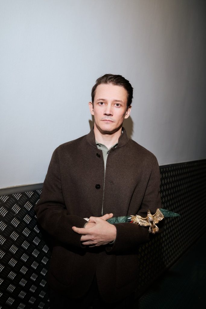 Сергей Гилев с премией за «Лучшую мужскую роль второго плана» в фильме «Пророк. История Александра Пушкина»