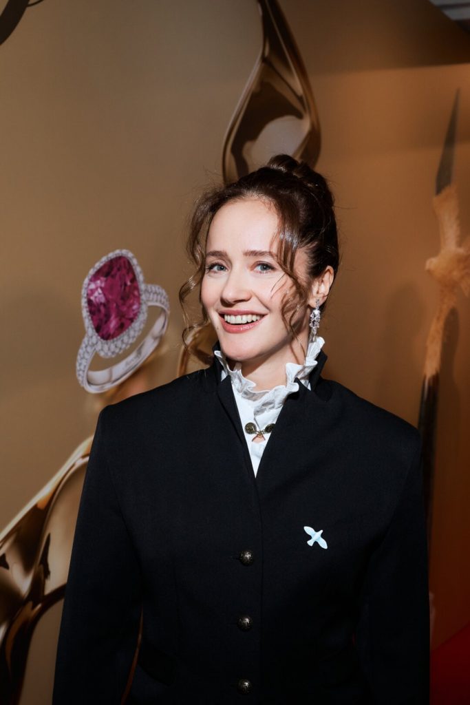 Ольга Лерман в серьгах Mercury Classic