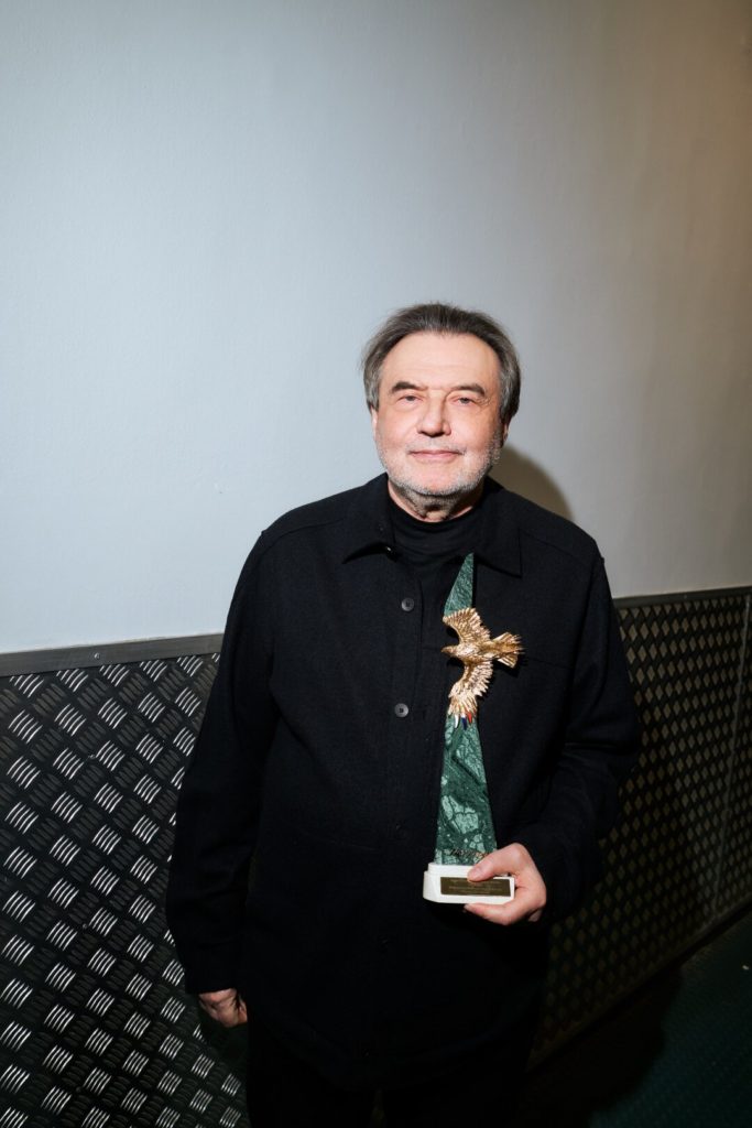 Алексей Учитель, с премией за «Лучший проект онлайн-платформы» «Плевако»