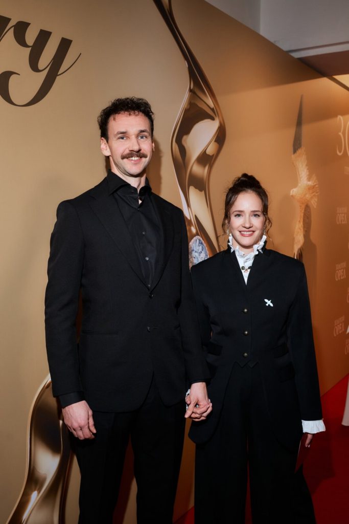 Ольга Лерман со спутником